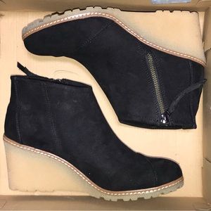 TOMS Black Suede Wedge Zipper Ankle Boots Women’s SIZE 8